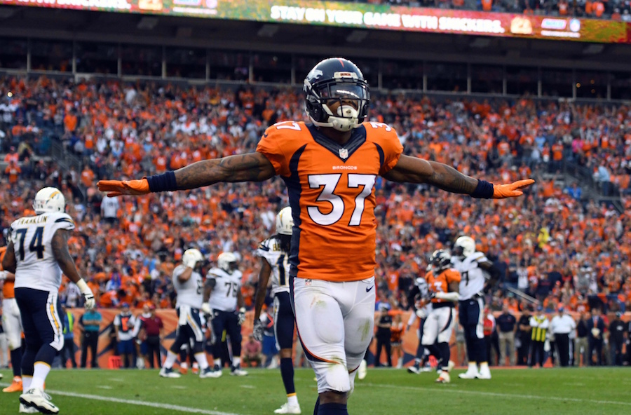 Denver Broncos DC Wade Phillips Carted Off Field After Sideline Collision