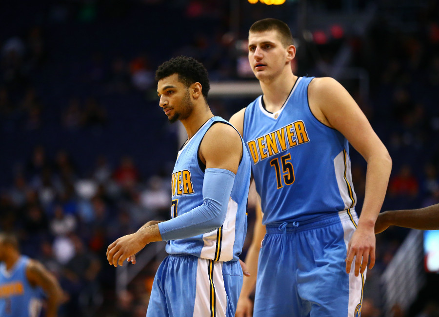 Nikola Jokic leaves Nuggets' win with injury