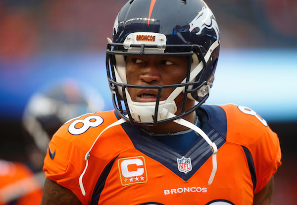 Peyton Manning gives Demaryius Thomas