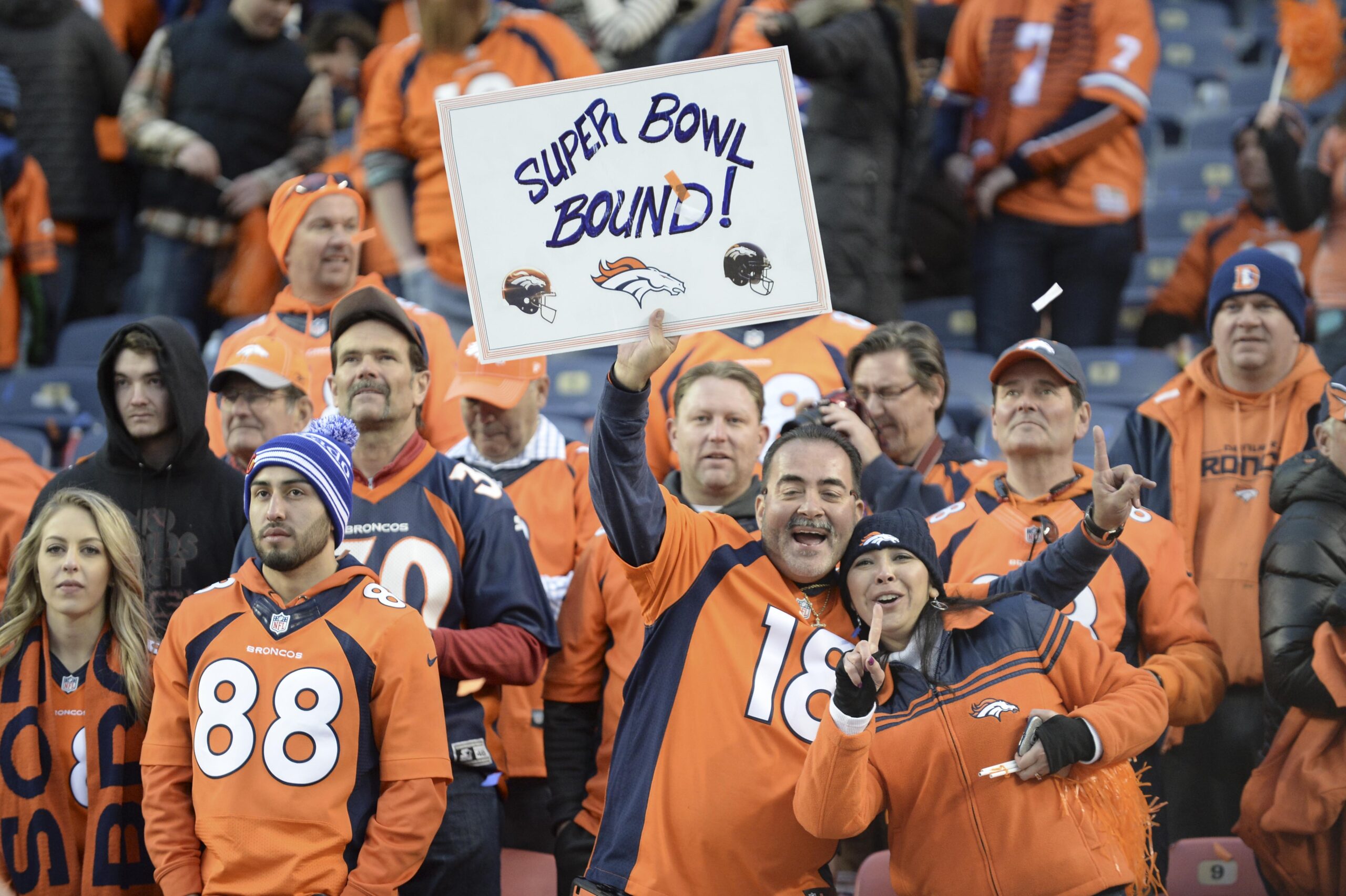 Manning, Broncos scramble to Super Bowl in 20-18 win over NE