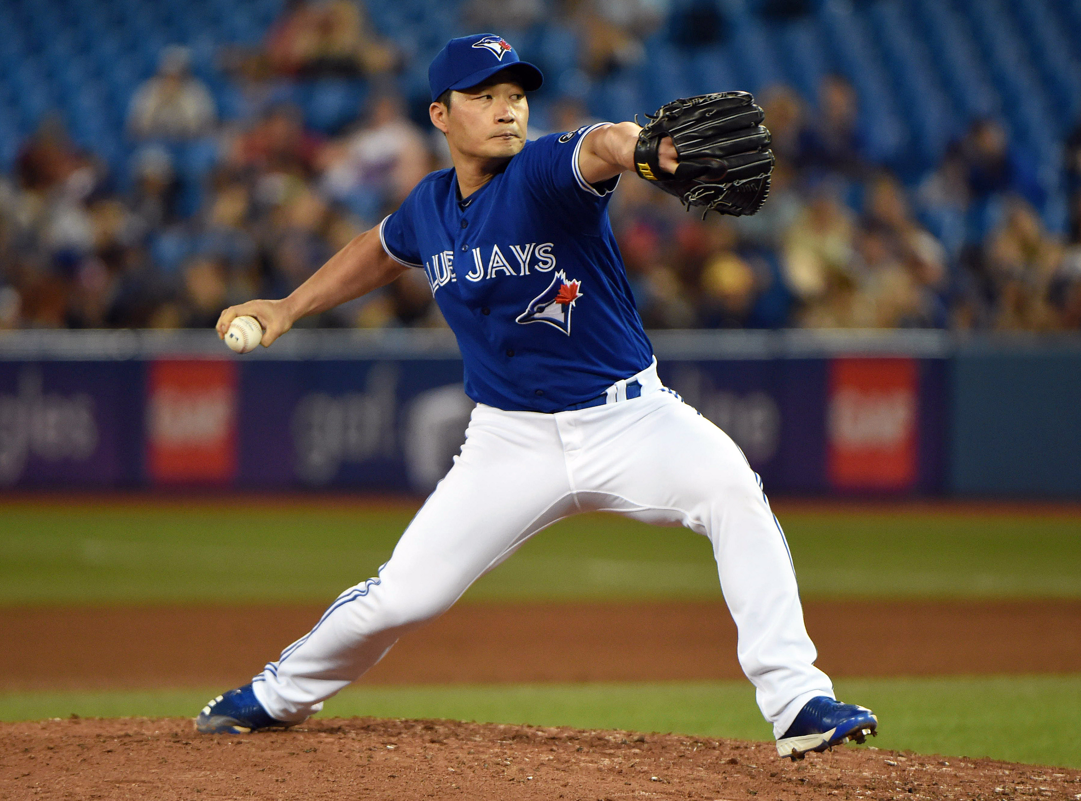 Rockies Deal For Right Handed Reliever Seunghwan Oh Bolstering Bullpen