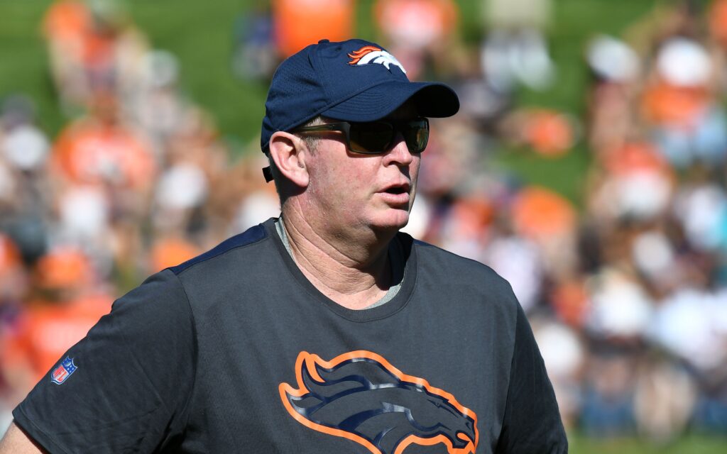 Bill Musgrave in training camp. Credit: Ron Chenoy, USA TODAY Sports.