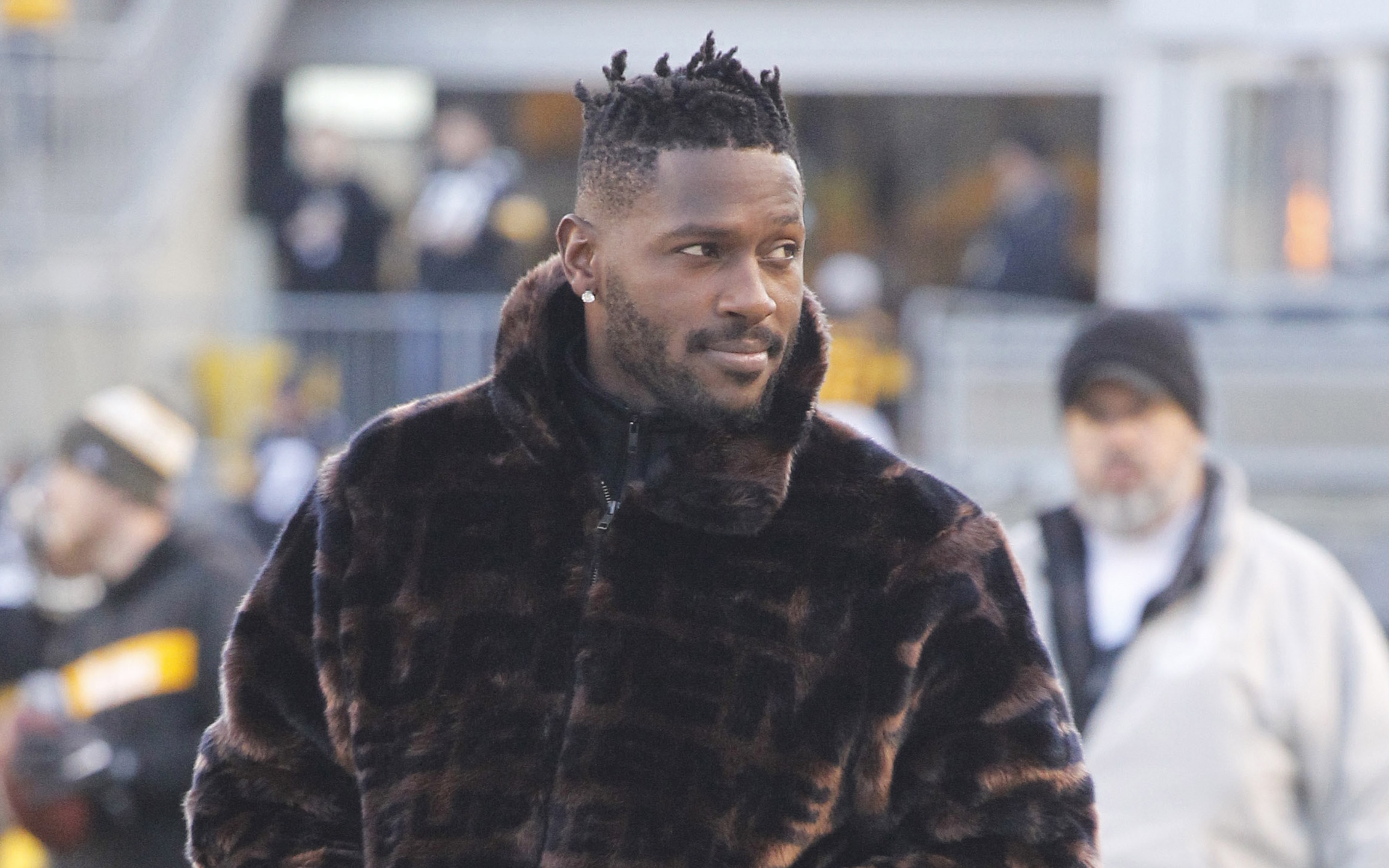 FanDuel - Which team should trade for Antonio Brown? Maybe