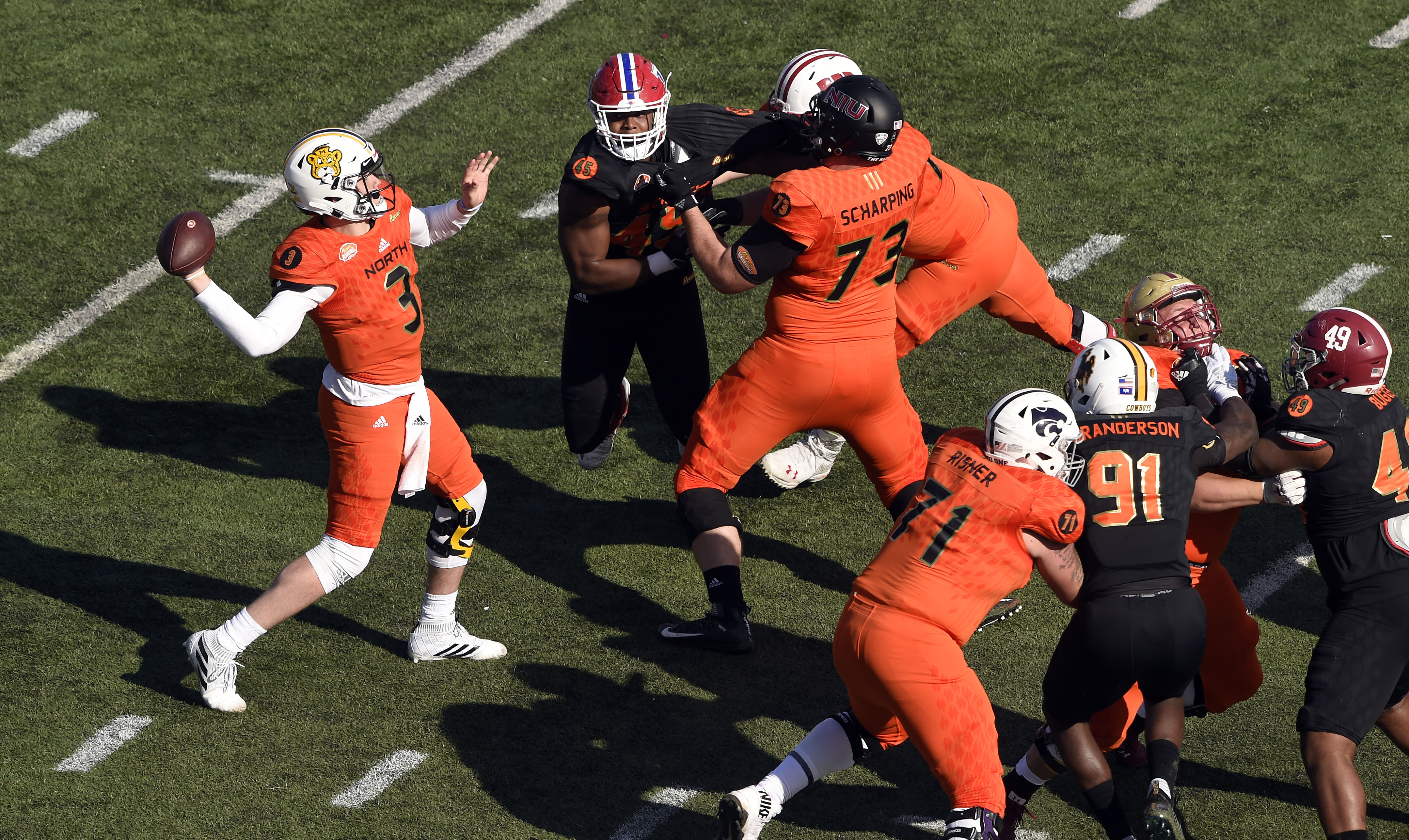 NCAA Football: Senior Bowl North quarterback Drew Lock of Missouri (3) passing against the South during the first quarter at Ladd-Peebles Stadium.