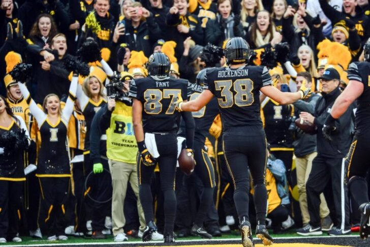 Iowa Hawkeyes tight end Noah Fant (87) celebrates his second touchdown reception during the second quarter against the Ohio State Buckeyes at Kinnick Stadium.