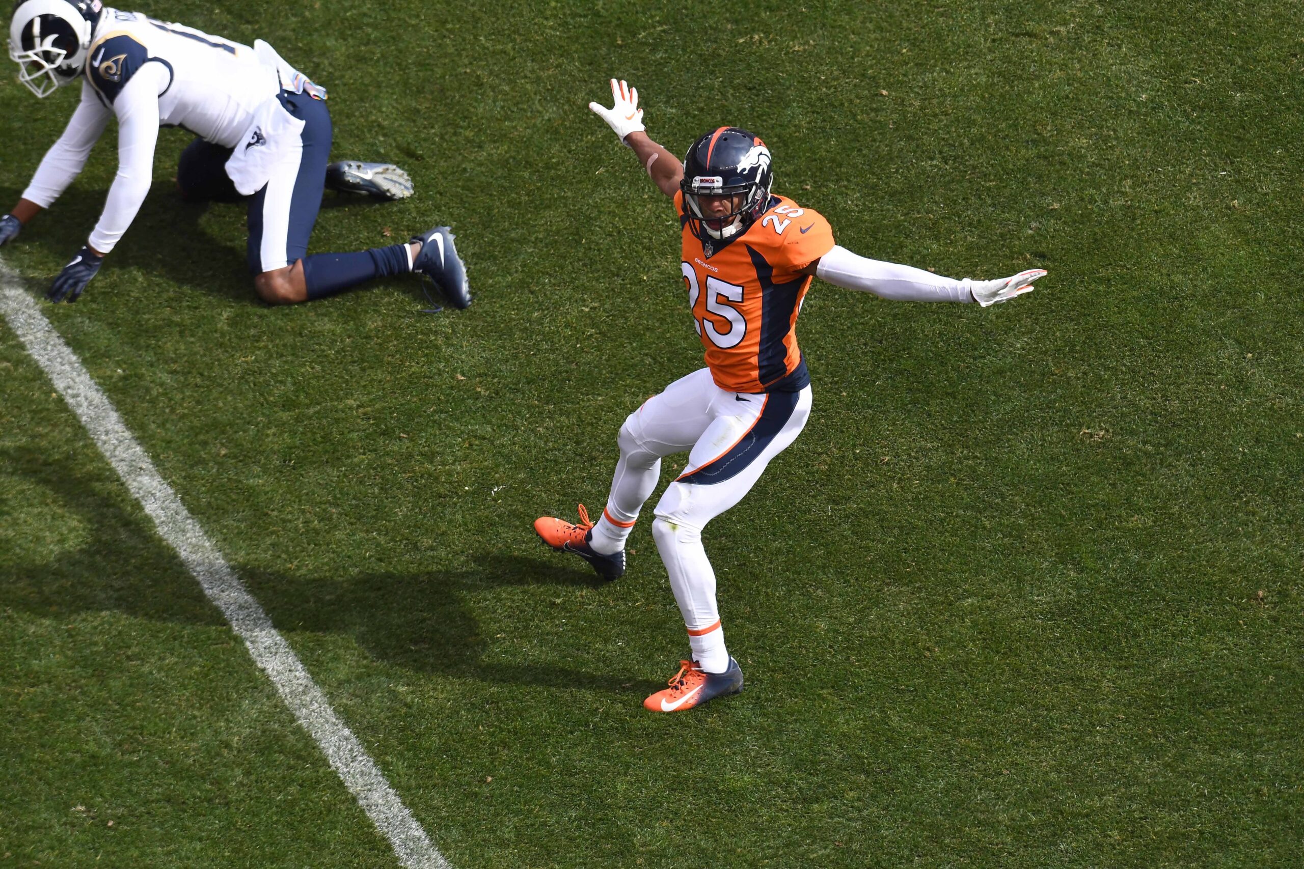 Chris Harris: Denver Broncos re-sign Pro Bowl cornerback