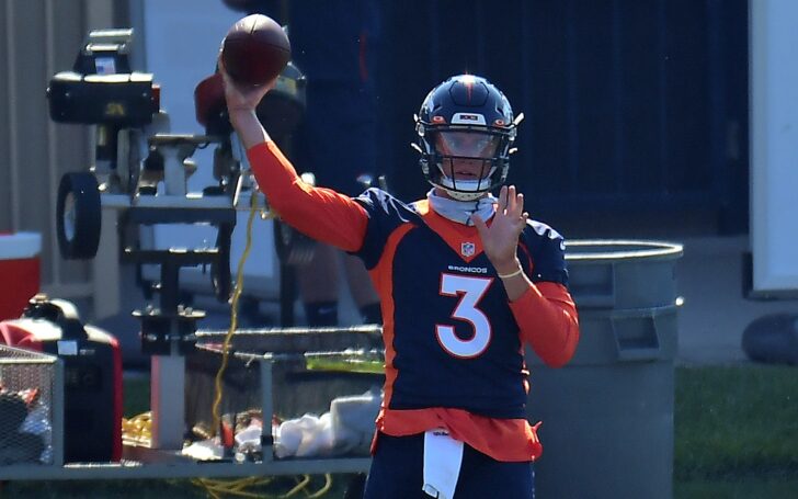 Drew Lock passes at Broncos training camp. Credit: Ron Chenoy, USA TODAY Sports.