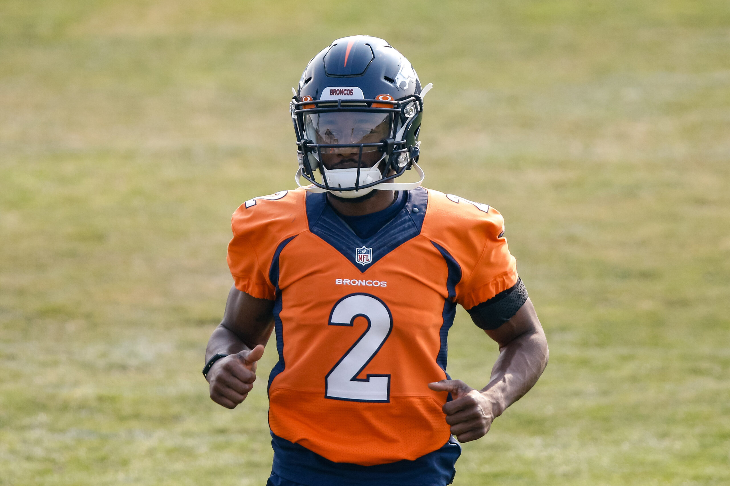 Kendall Hinton, Broncos' WR-turned-QB, goes 1-for-9 with two INTs