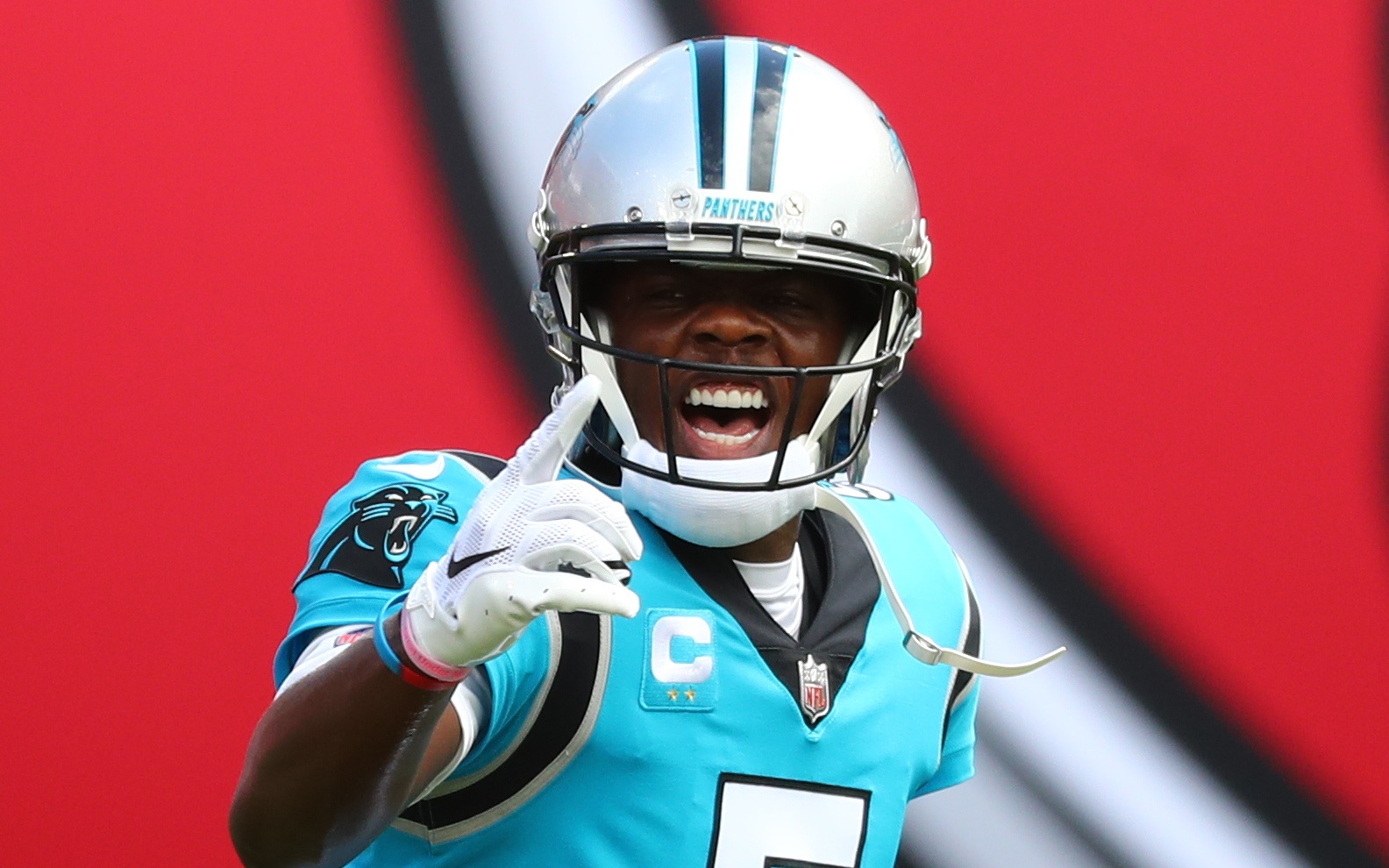 Denver Broncos trade 6th rounder for Panthers' Teddy Bridgewater