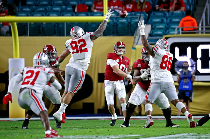 Alabama Crimson Tide quarterback Mac Jones (10) throws a pass during the second quarter against the Ohio State Buckeyes in the 2021 College Football Playoff National Championship Game.