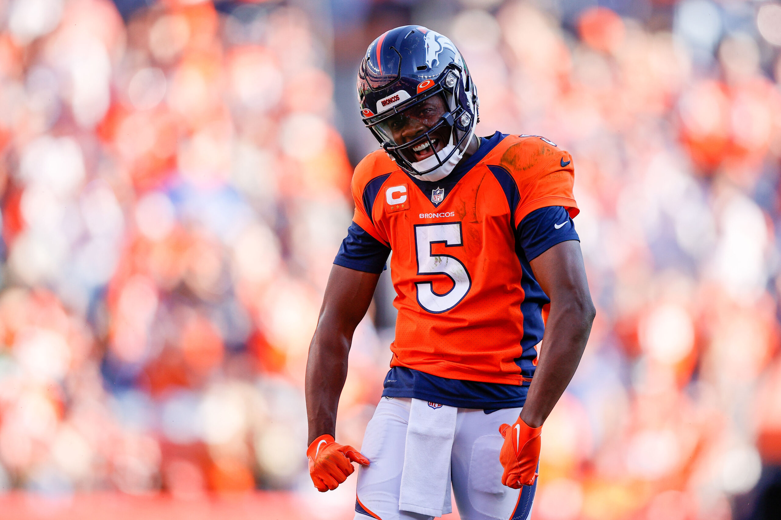 Broncos Hope to Buck the Trend, Go Orange for Super Bowl