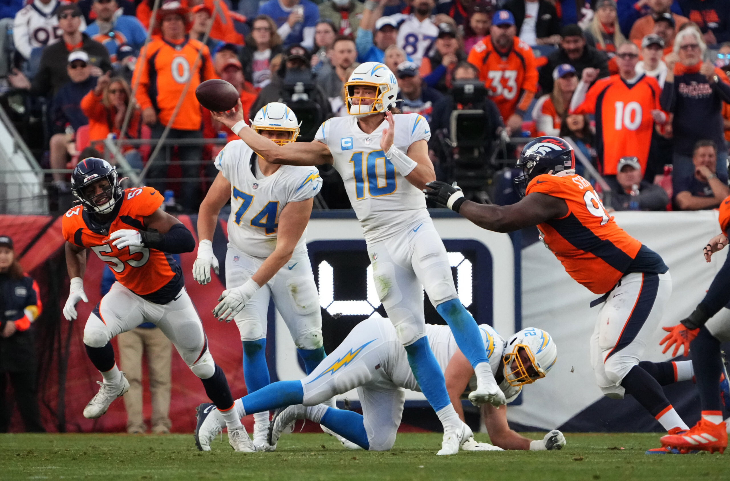 Photos: Chargers Lose Duel with Rival Raiders