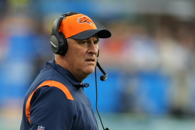 Vic Fangio on the sideline against the Chargers. Credit: Kirby Lee, USA TODAY Sports.