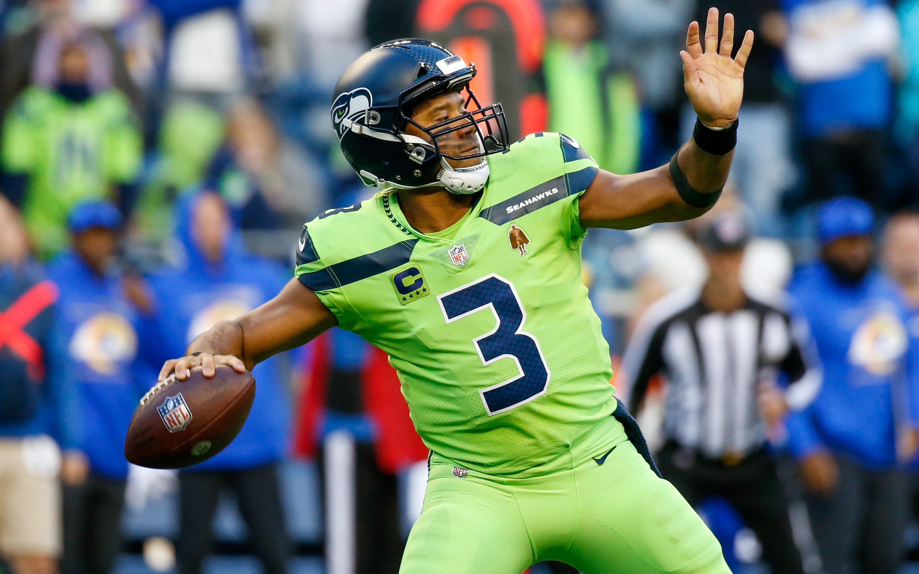 Russell Wilson throws deep against the Rams. Credit: Joe Nicholson, USA TODAY Sports.