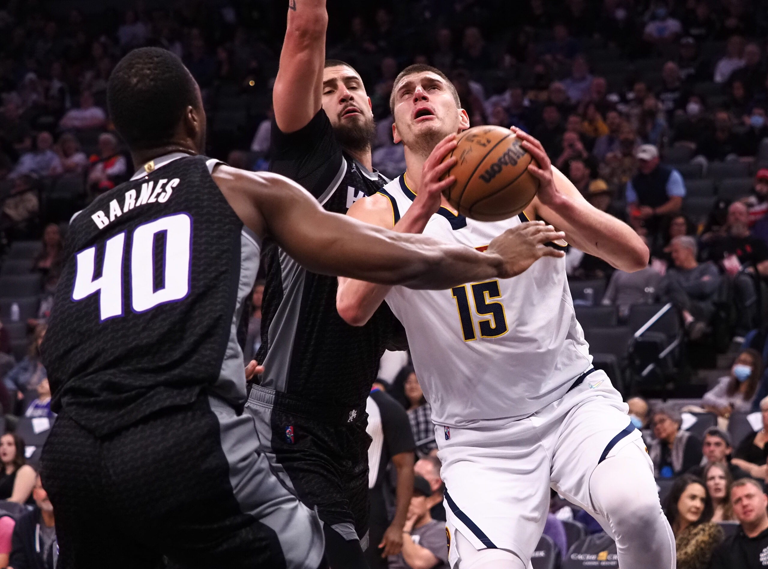 Jokic spectacular again as Nuggets topple Kings