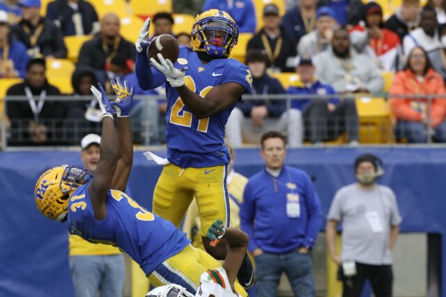 Damarri Mathis interception. Credit: Charles LeClaire, USA TODAY Sports.
