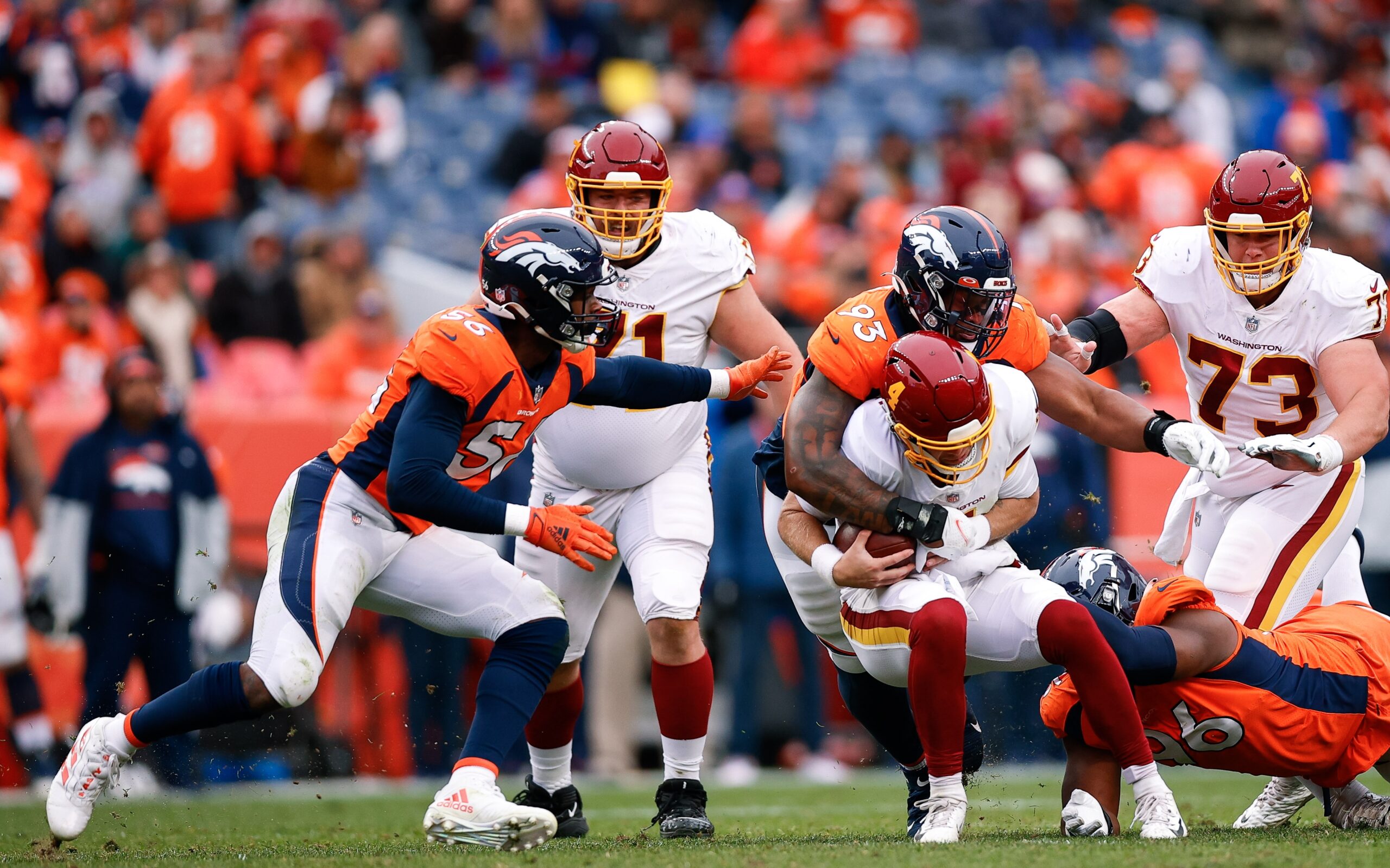 DENVER, CO - OCTOBER 31: Denver Broncos outside linebacker Malik