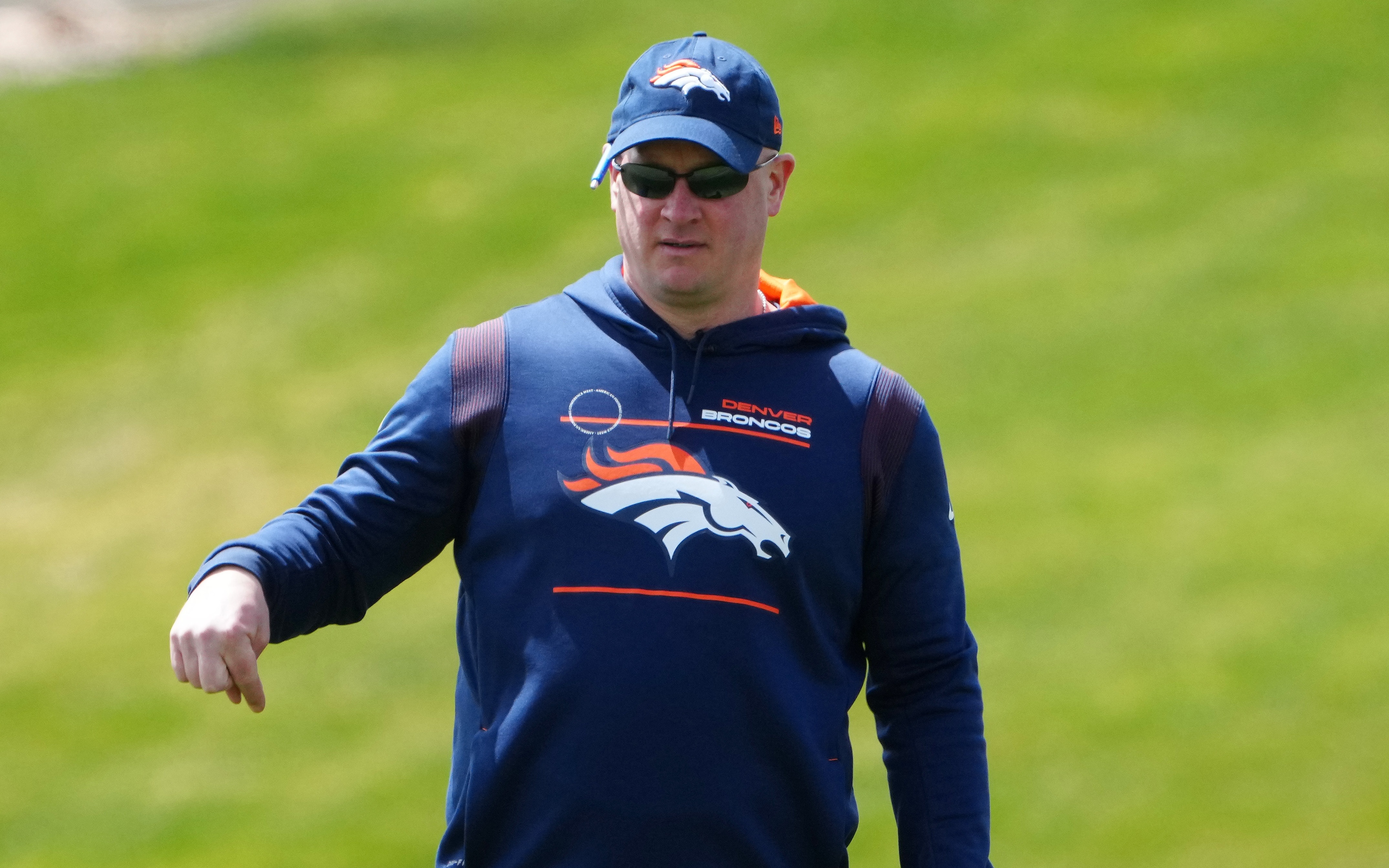 Head coach Nathaniel Hackett at Broncos practice in late April. Credit: Ron Chenoy, USA TODAY Sports.