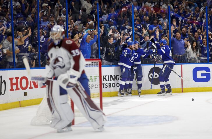 Thunder Battle Against the Storm » Chasing The Puck