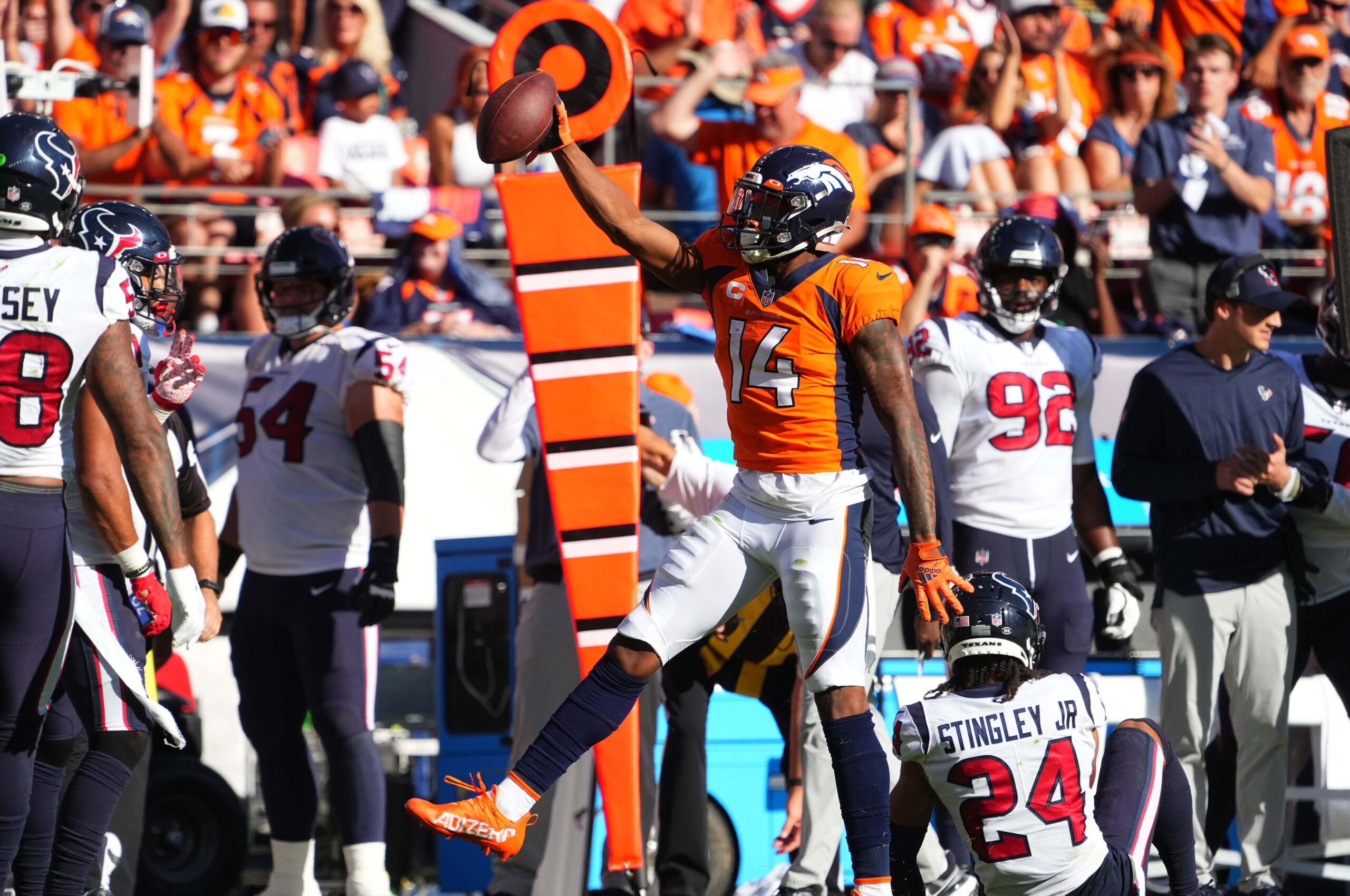 Texans fall to Broncos 16-9