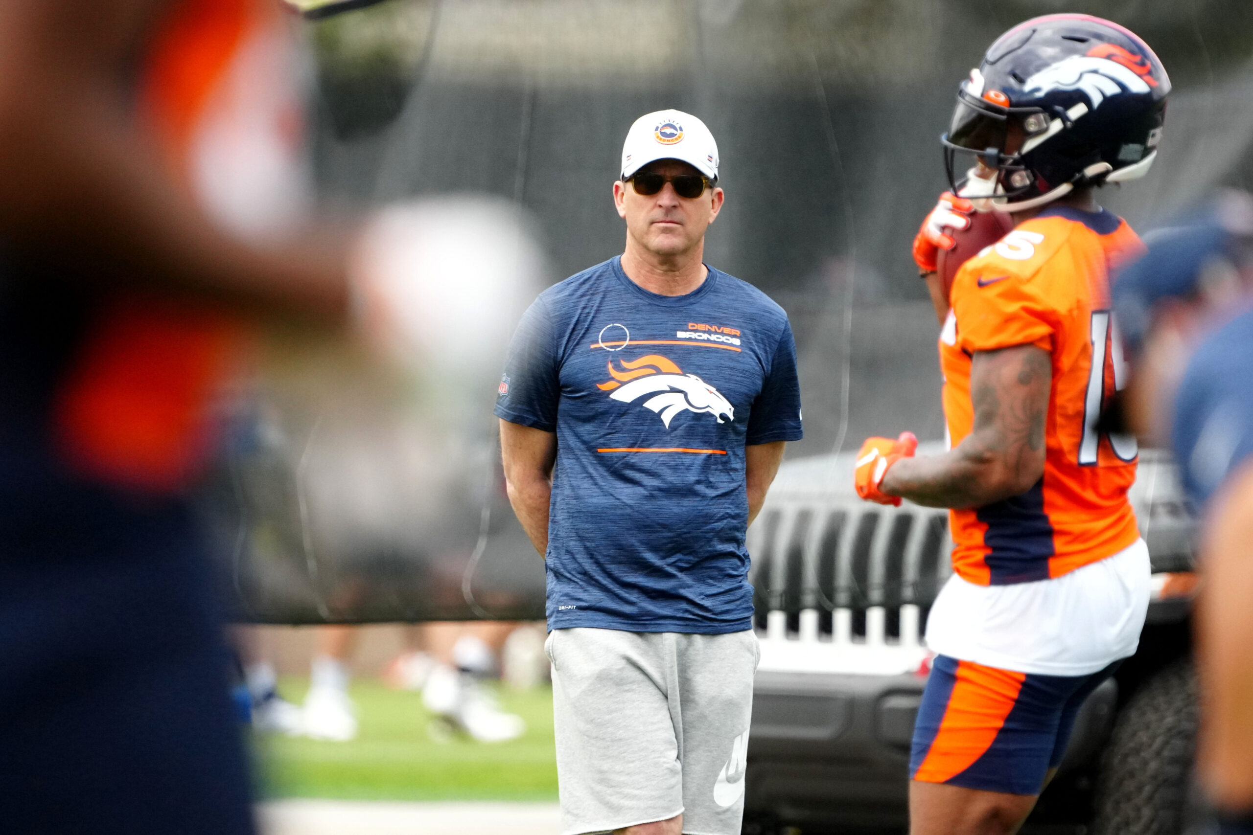 Klint Kubiak to take over play-calling duties for Denver Broncos, looks to  get Russell Wilson going - Mile High Sports