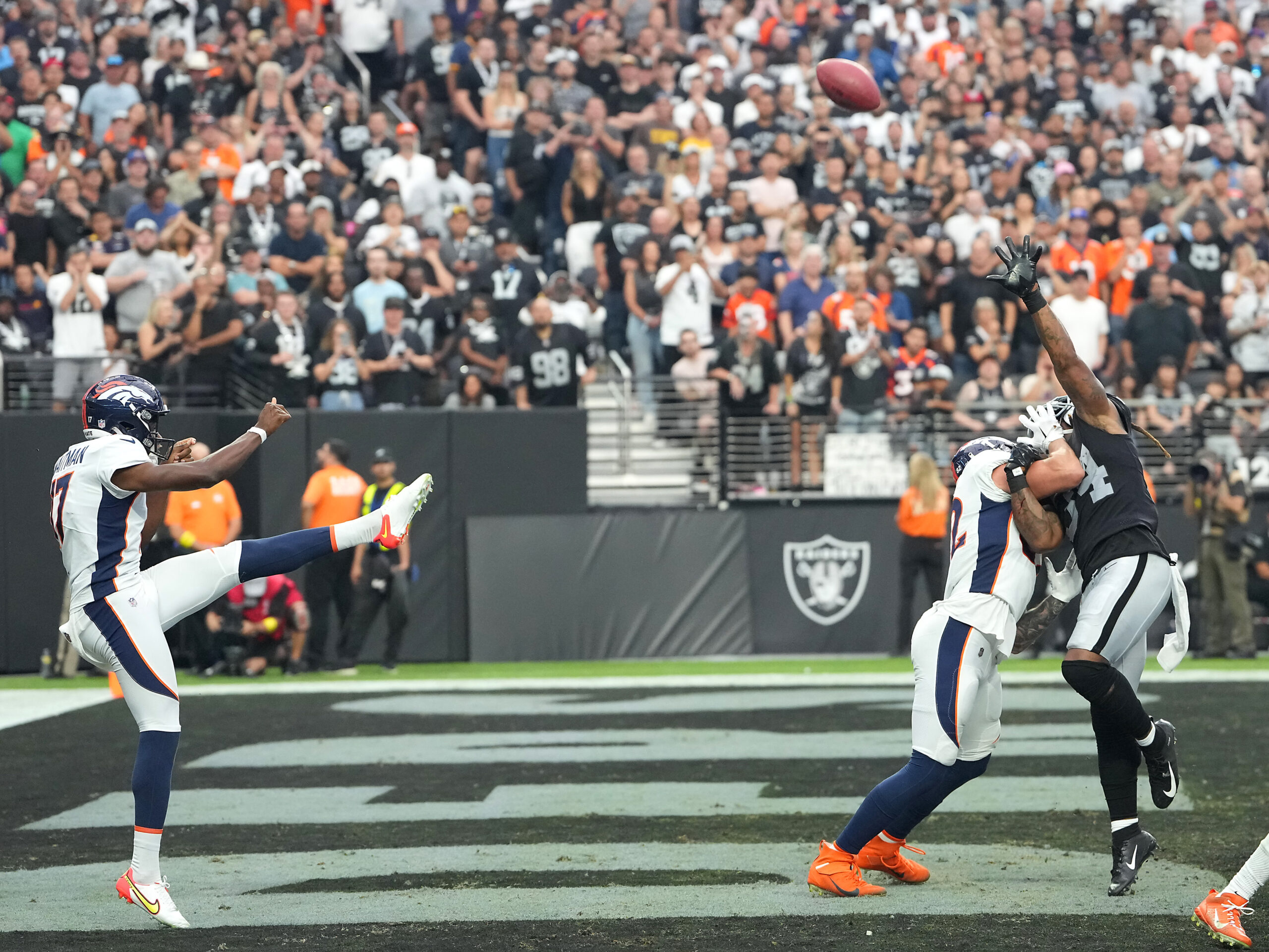 Denver Broncos punter Corliss Waitman warms up before a preseason NFL  football game against the Buffalo Bills in Orchard Park, N.Y., Saturday,  Aug. 20, 2022. (AP Photo/Adrian Kraus Stock Photo - Alamy