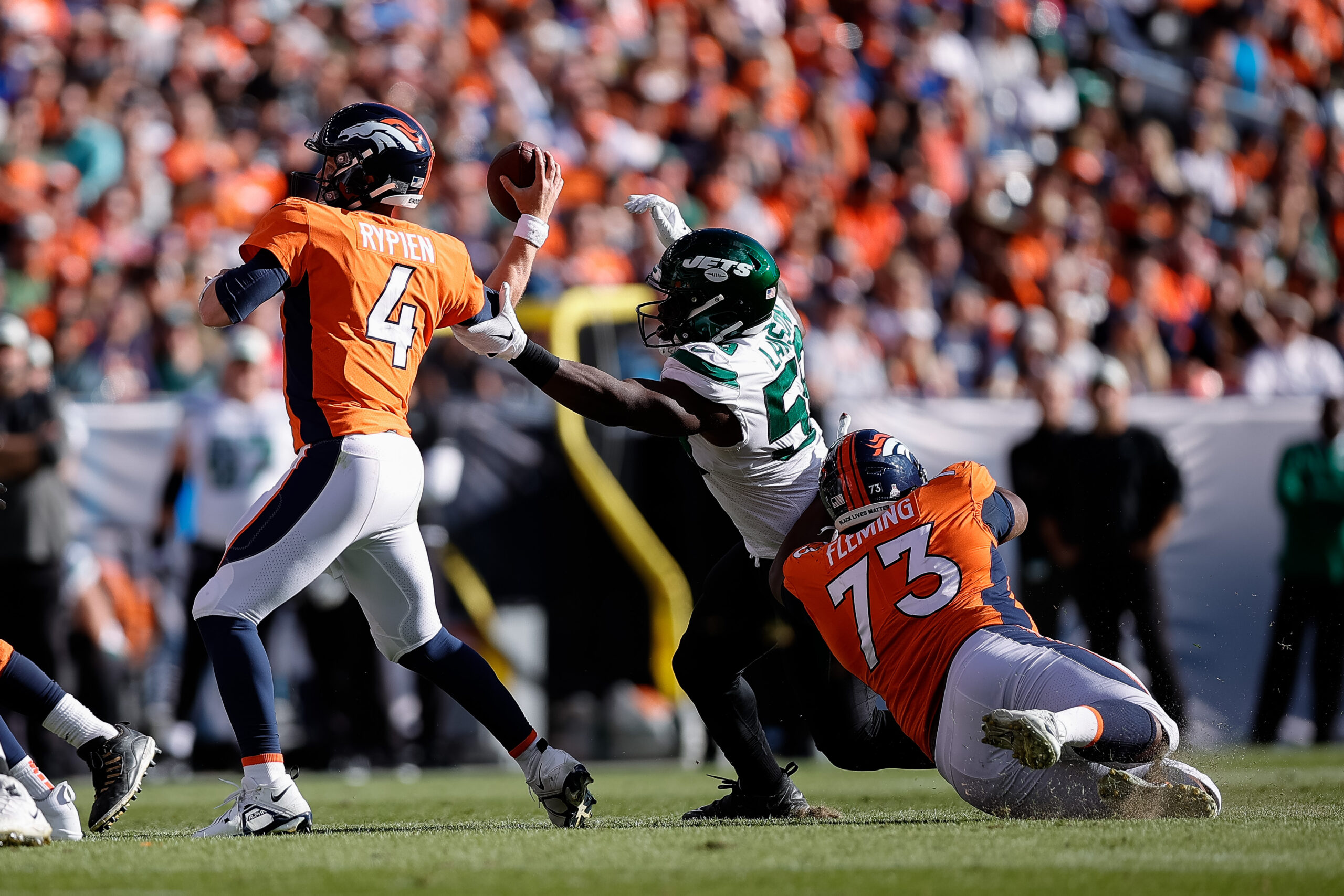 Denver Broncos offense struggles to score in 16-9 loss to New York