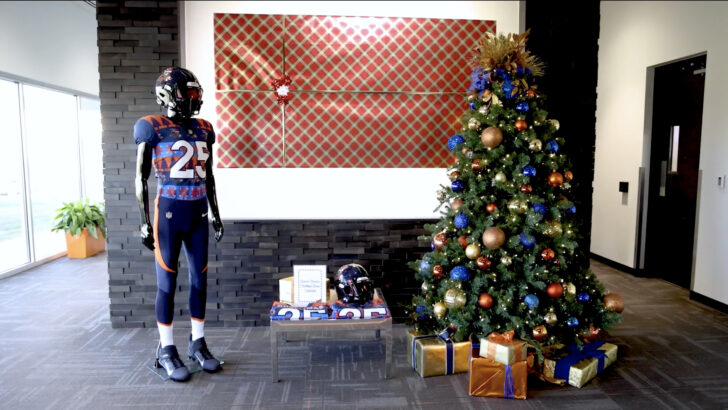 Denver Broncos prank players with fake Christmas uniforms