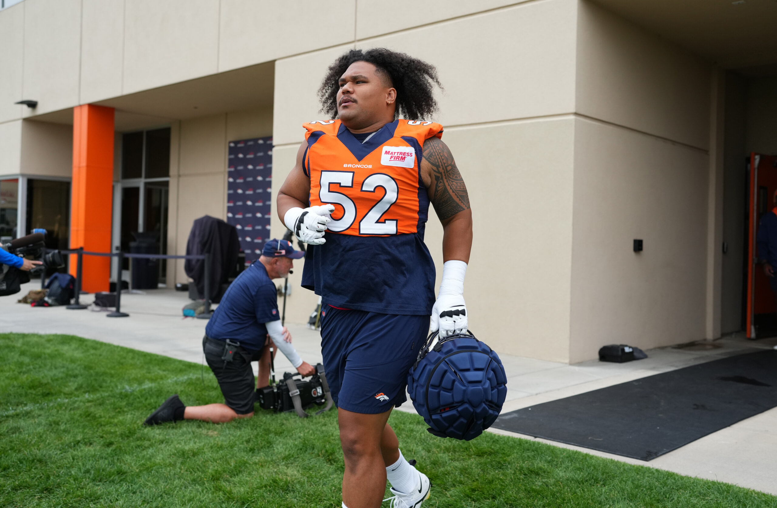 Denver Broncos guard Netane Muti comes onto the field for their NFL  football game against the Kansas City Chiefs, Sunday, Dec. 5, 2021 in  Kansas City, Mo. (AP Photo/Reed Hoffmann Stock Photo - Alamy