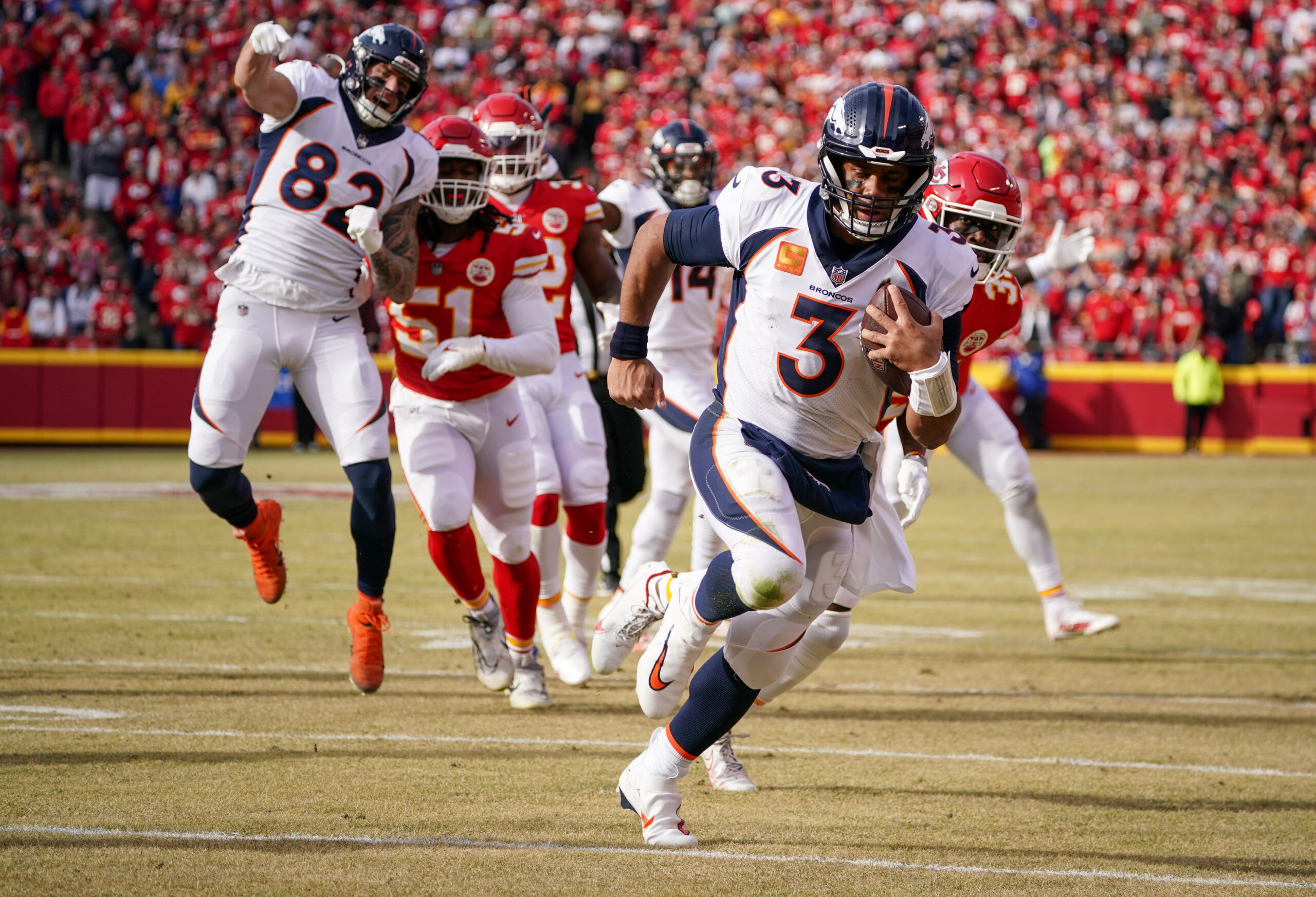 Denver Broncos, Russell Wilson fall short in close loss to Kansas City  Chiefs - Mile High Sports
