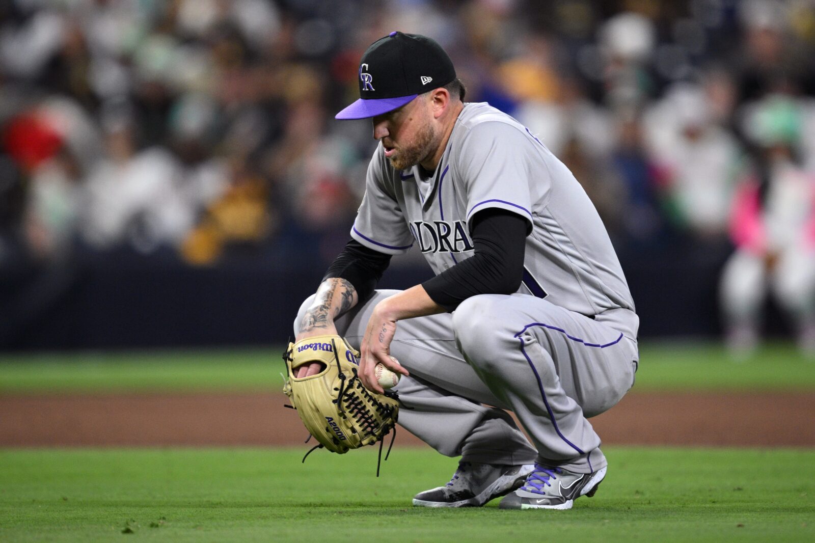 Colorado Rockies starting pitcher Kyle Freeland leaves game with injury