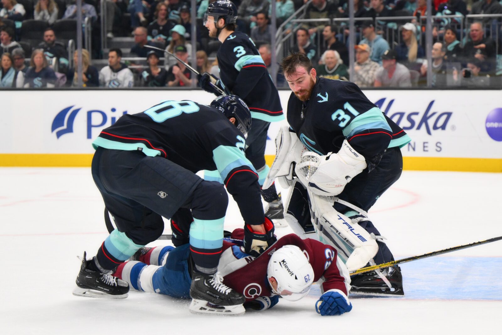 Avalanche stave off elimination, Force Game 7 at Ball Arena following 4-1  victory - Mile High Sports