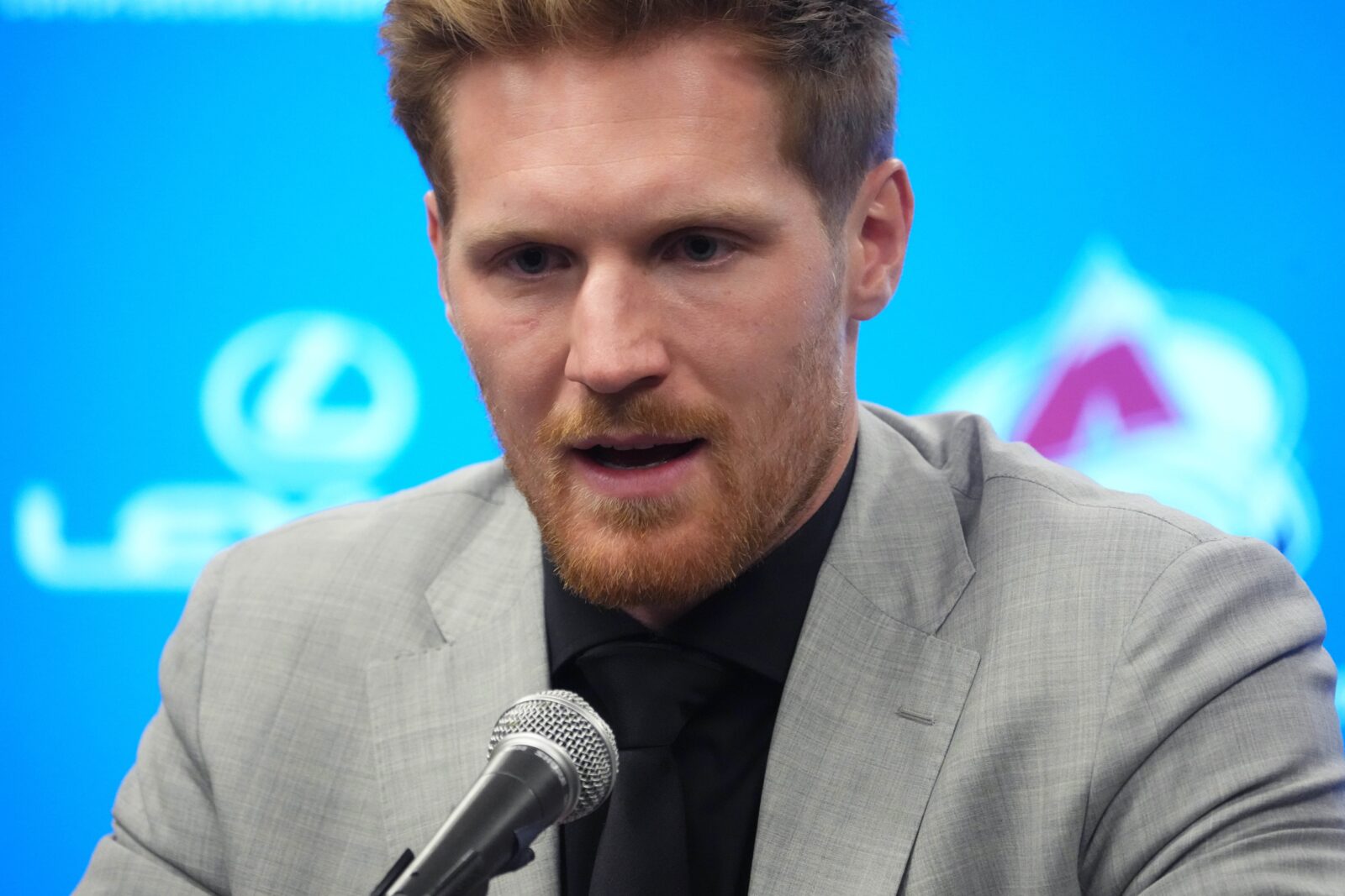 Avalanche captain Gabe Landeskog undergoes knee surgery, expected