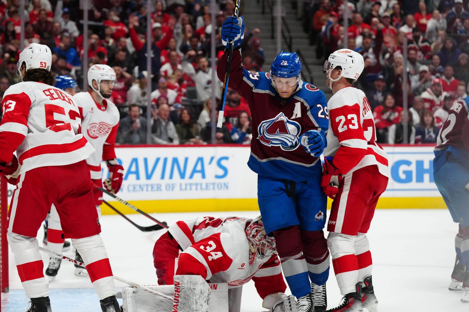 Colorado Avalanche trounce Red Wings amid emotional day of trades