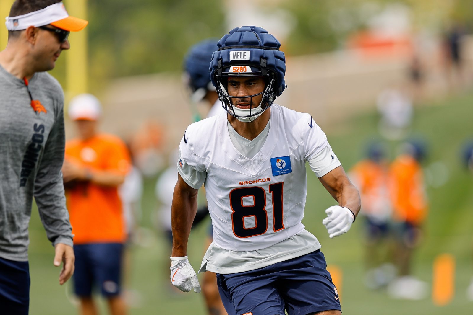 Denver Broncos rookie Devaughn Vele on Courtland Sutton: 'I pay a lot of attention to how he plays' - Mile High Sports