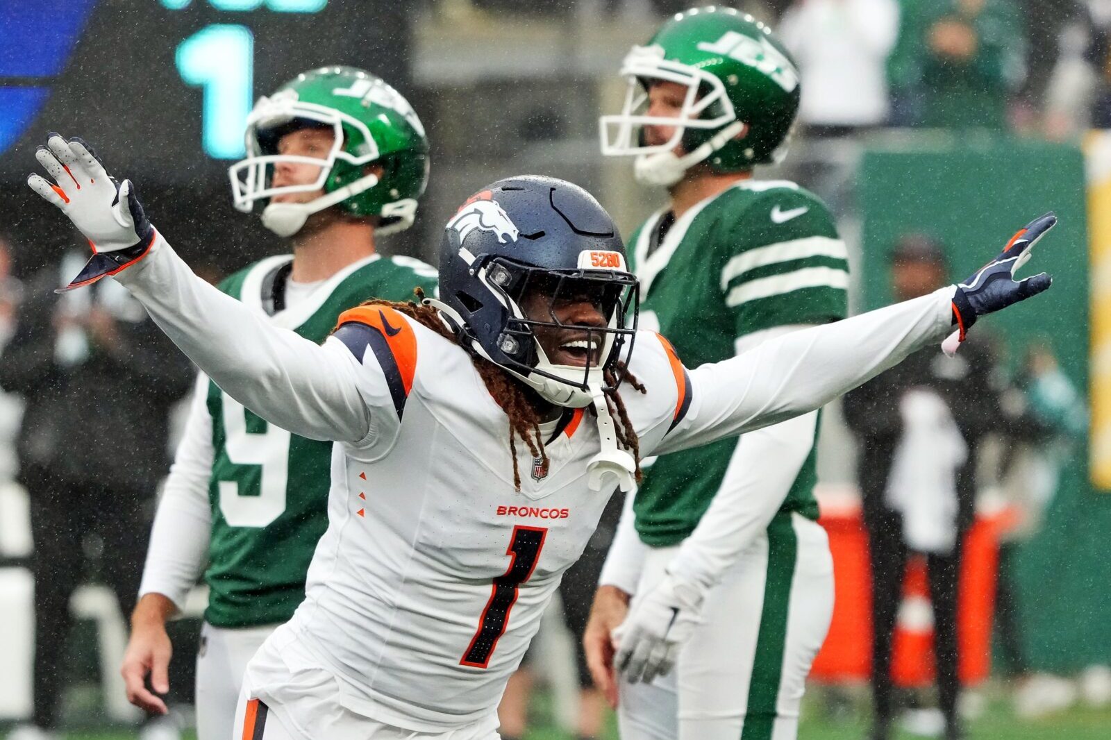 Broncos weather the storm for a win against the Jets on Sunday