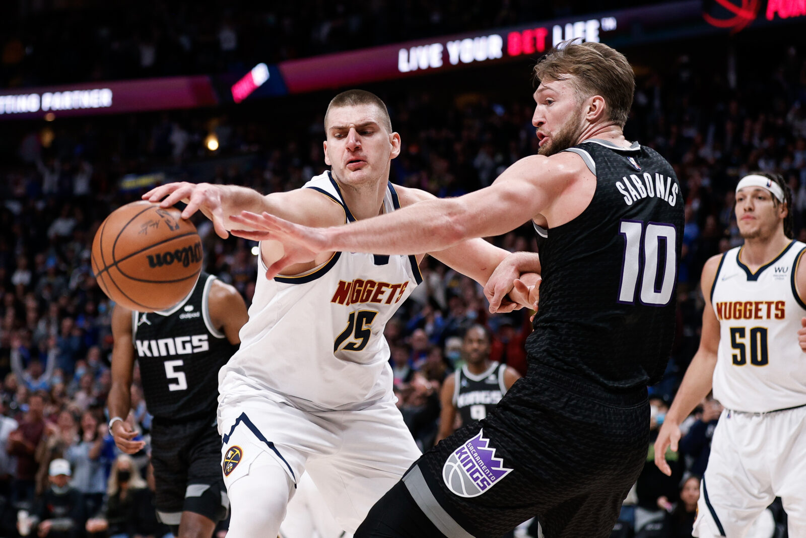 What to Watch for in Denver Nuggets vs Sacramento Kings tonight