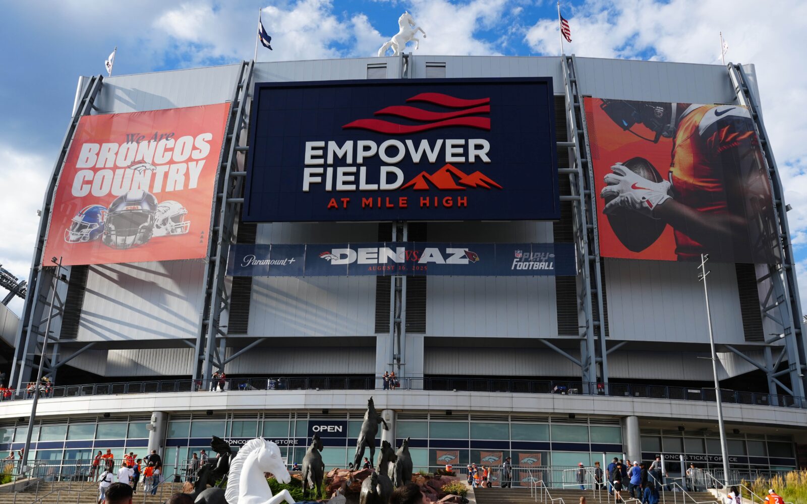 Breaking News: New Denver Broncos stadium to have a retractable roof