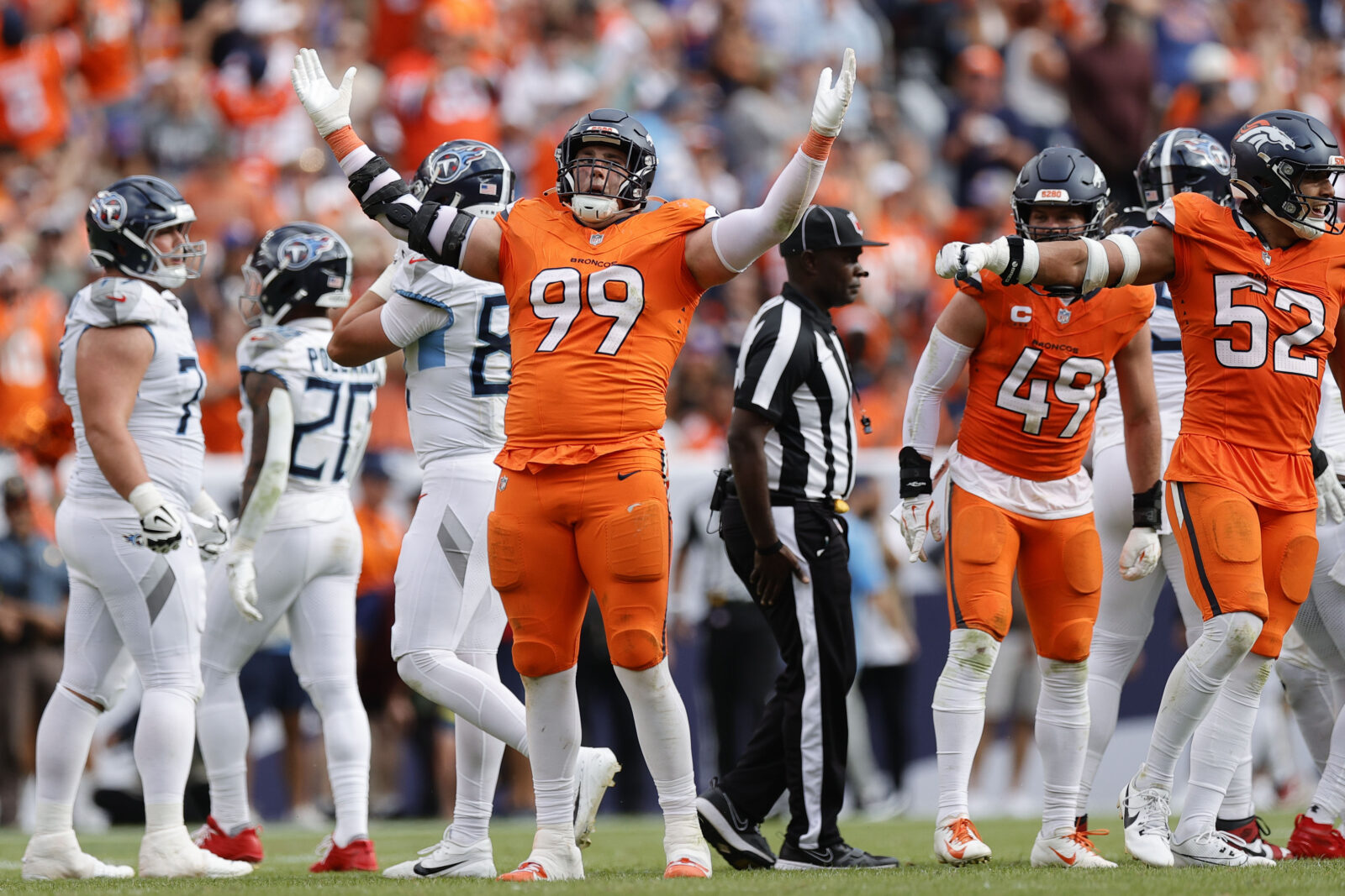 Denver Broncos beat Titans behind strong defensive surge - Mile ...