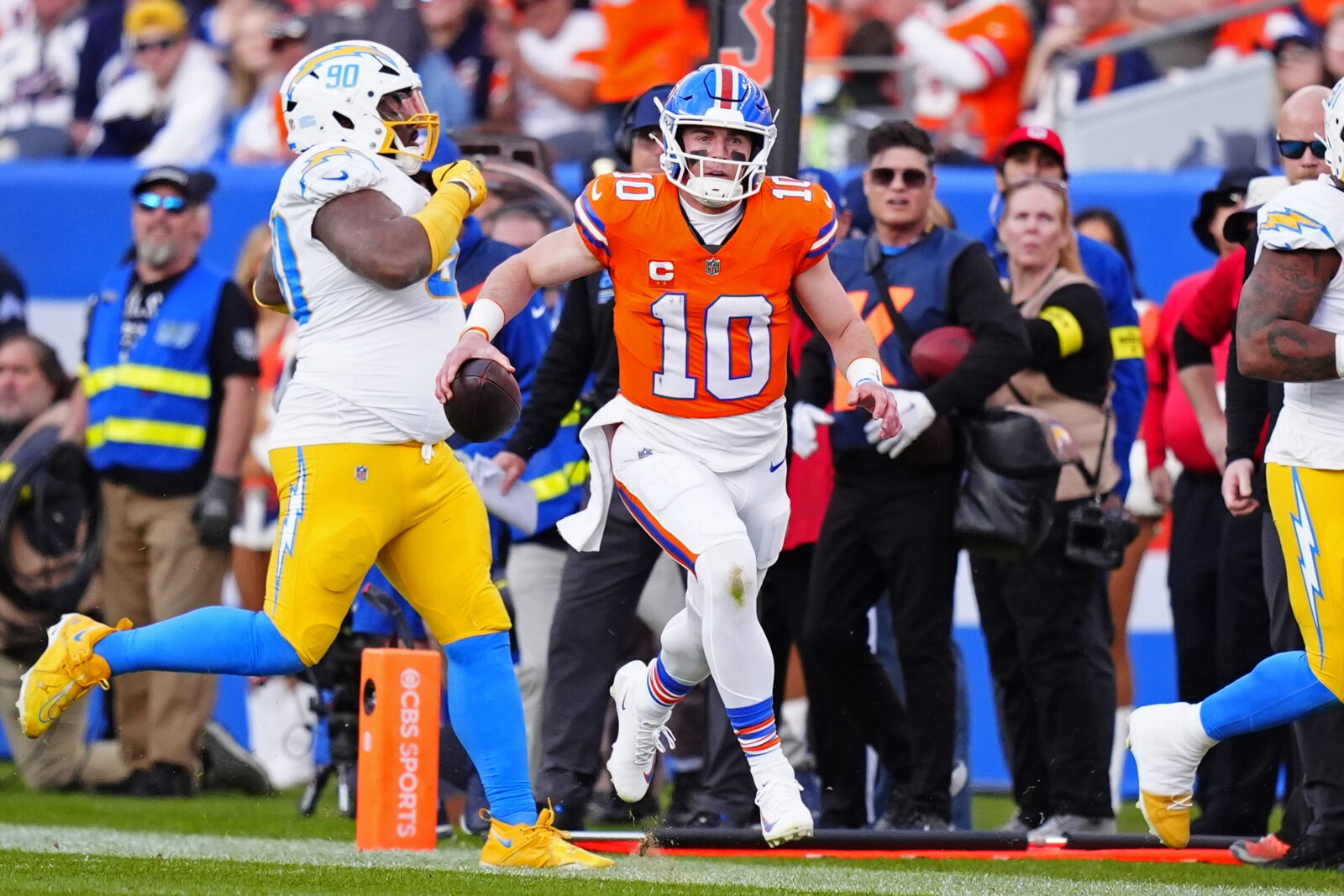 Denver Broncos earn No. 1 seed in NFL Playoffs in uninspiring win vs. Chargers